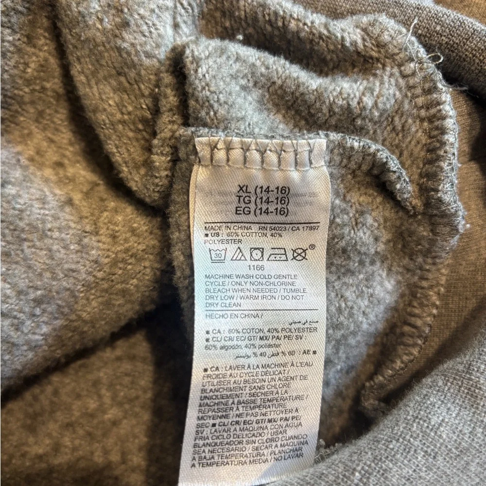 Old Navy Gray Fleece Hoodie Pokémon Pikachu 14